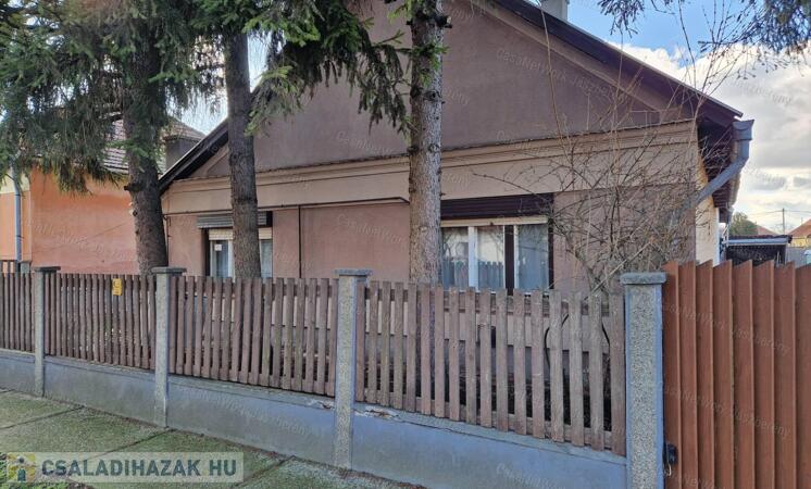 Jászberényben két különálló ház egy telken eladó!                                 