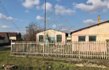 Eladó telek/földterület