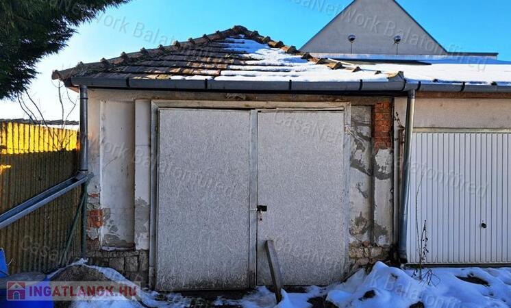 Városközpontban - eladó GARÁZS BALATONFÜREDEN