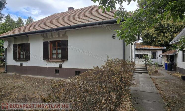 Eladó családi ház Cegléd kedvelt kertvárosi részén!                                 