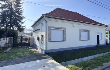 Eladó családi ház
