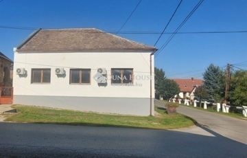 Eladó családi ház