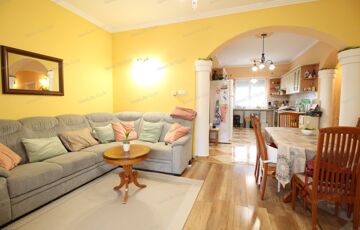 Eladó családi ház