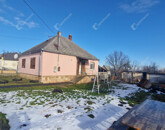 Eladó családi ház Szákszend 38 500 000 Ft