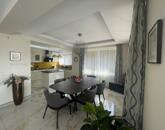 Panorámás luxusotthon zöld oázissal