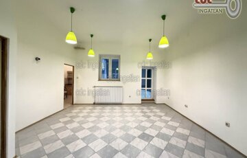 Eladó iroda/üzlethelyiség