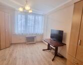 Cegléden a vasútállomás közelében, felújított, 2. emeleti téglalakás eladó!