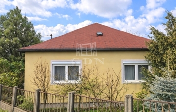 Eladó családi ház