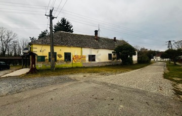 Eladó családi ház