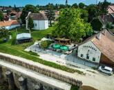 Központi helyen a vár mellett - eladó VENDÉGLŐ NAGYVÁZSONYBAN