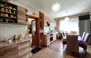 Eladó családi ház