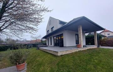 Eladó családi ház