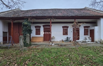 Eladó családi ház