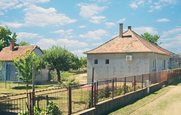 Eladó családi ház