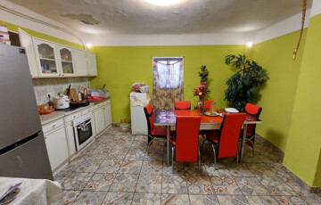 Eladó családi ház