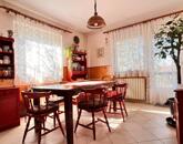 Tágas, nyugodt otthon egy családnak