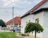 Tiszaföldváron Fő út  melletti 3 szoba + nappalis Családi ház Eladó