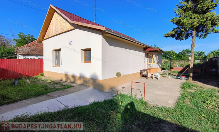 Eladó családi ház Fegyvernek központjában!                                 