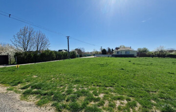 Eladó telek/földterület