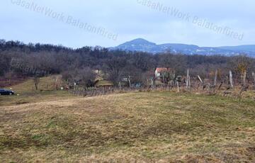Eladó telek/földterület
