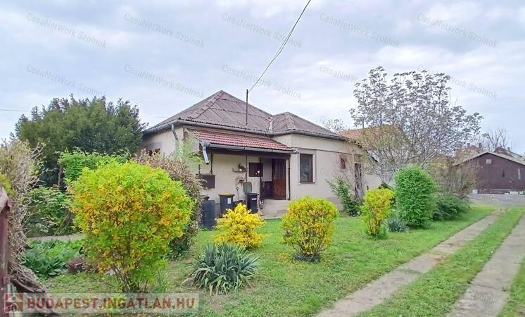 Eladó Martfűn egy 183 m2-es családi ház                                 
