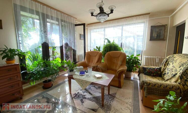 Szolnokon 5+1 szobás családi ház eladó!