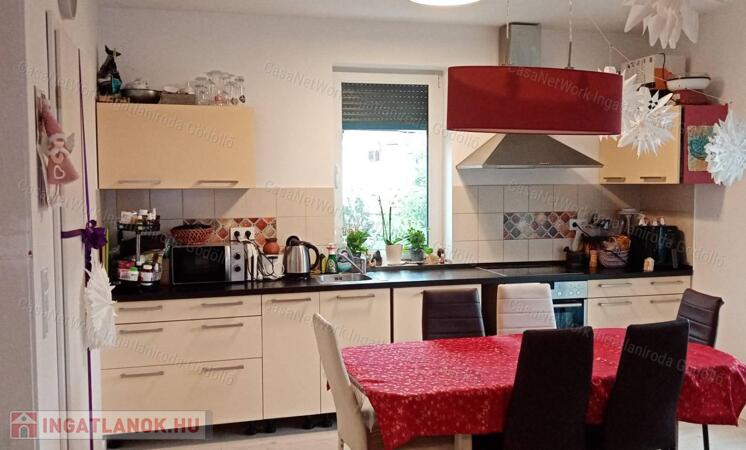 Veresegyház szívében nagyszerű társasházi lakás eladó