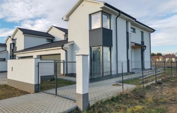 Eladó családi ház