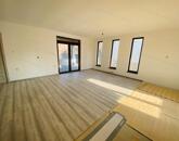 Komárom-Szőnyben 2016-ban épült, befejezésre váró családi ház eladó!