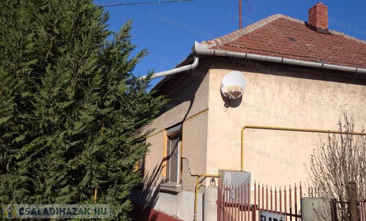 Rákóczifalván eladó kertes családi ház!                                 