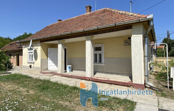 Eladó családi ház