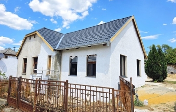 Eladó családi ház