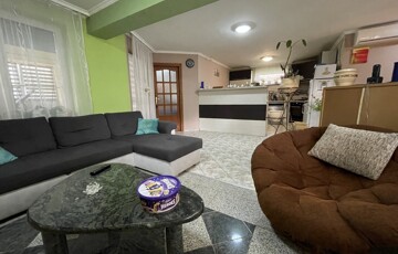 Eladó családi ház