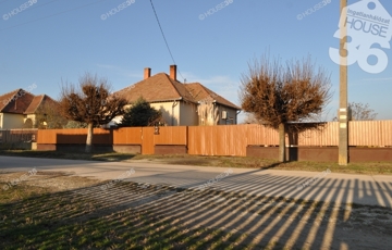 Eladó családi ház