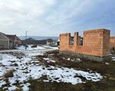 Elkezdett építkezéssel, engedéllyel-eladó ÉPÍTÉSI TELEK DÖRGICSÉN