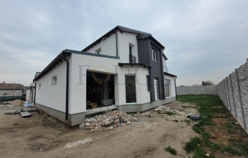 Eladó családi ház