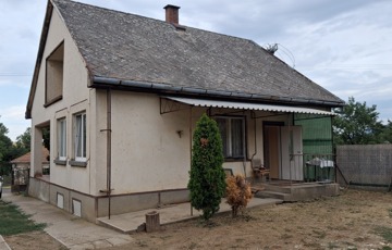 Eladó családi ház