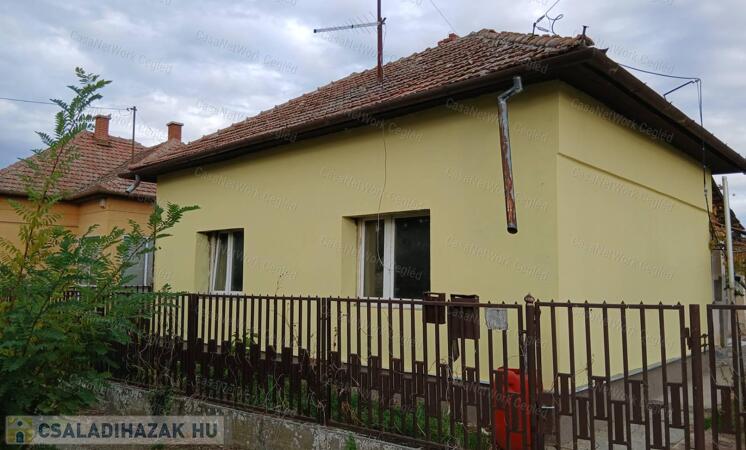 ELADÓ ABÁDSZALÓKON 110 m2 CSALÁDI HÁZ                                 