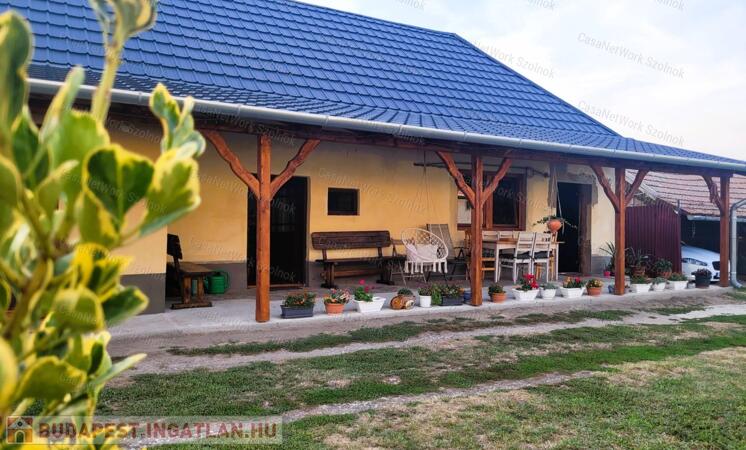 Felújított parasztház a Tisza-tó közeli Tiszanánán!                                 