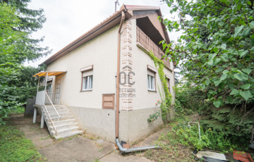 Eladó családi ház