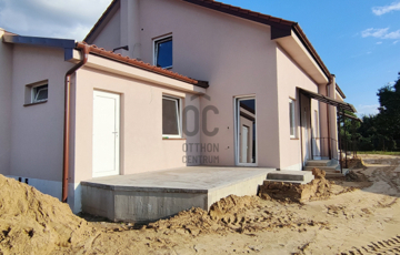 Eladó családi ház