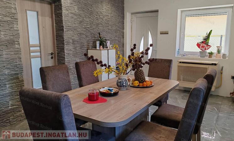 Kengyelen kétszobás családi ház eladó!                                 