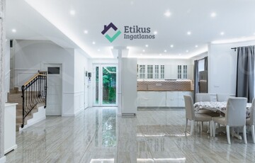 Kiadó családi ház