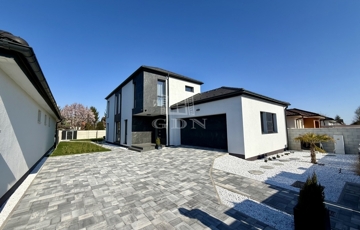 Eladó családi ház