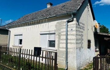 Eladó családi ház