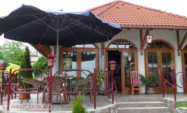 Téglalakás Balatonalmádi keleti kapujában