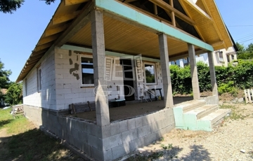 Eladó családi ház