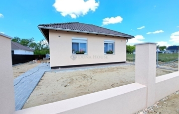 Eladó családi ház