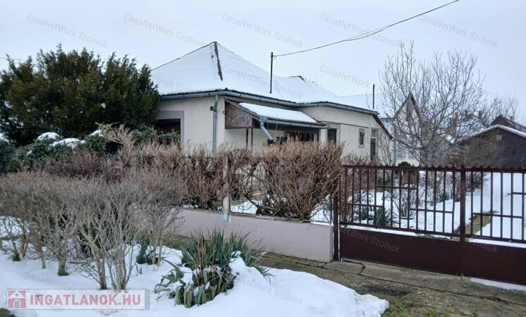 Eladó Martfűn egy 183 m2-es családi ház