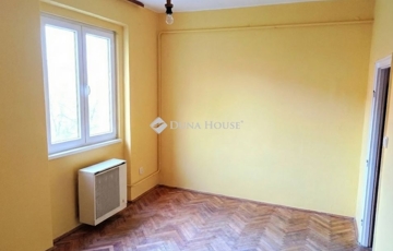 Eladó lakás